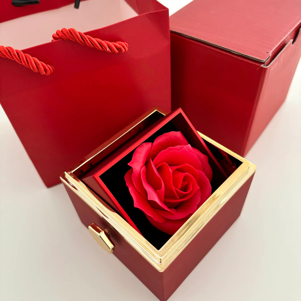 Coffret Rose Éternelle avec Bague Ayat Al-Kursi